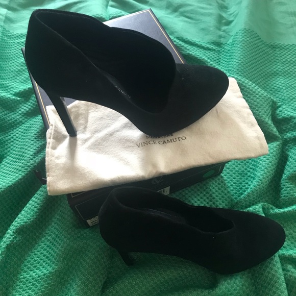 🆕 🖤 Vince Camuto Black “Alvah” Booties - Picture 2 of 4